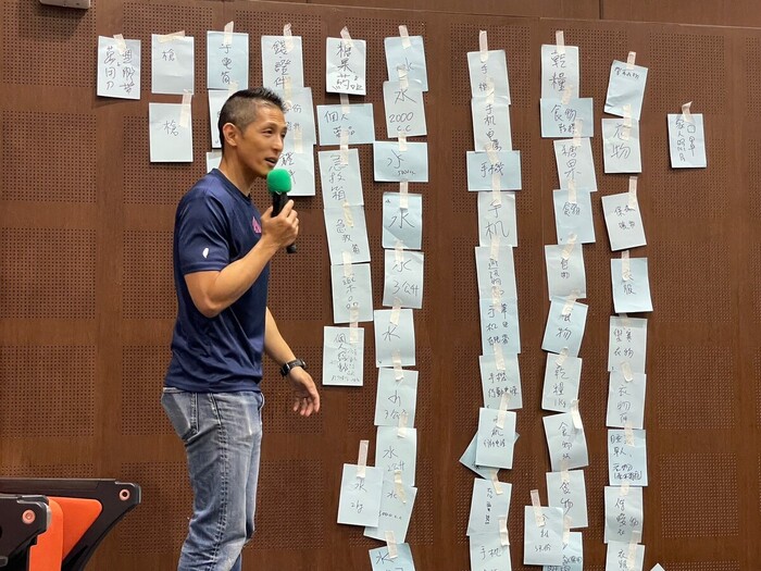 防空洞內模擬救援 中山大學推防災應變課程圖片